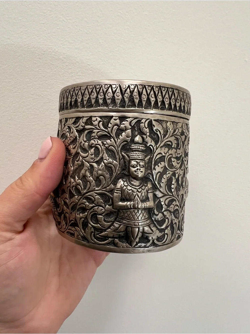 Burmese 950 silver betel box canister intricate repoussé floral designs